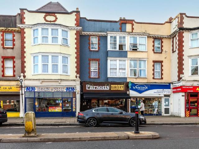 3 bedroom maisonette for sale