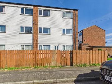 3 bedroom maisonette for sale