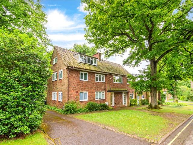 3 bedroom maisonette for sale