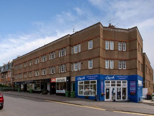 3 bedroom maisonette for sale
