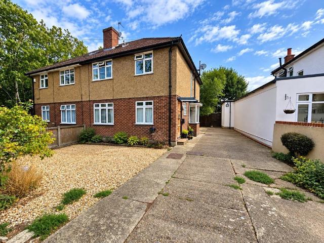 3 bedroom maisonette for sale