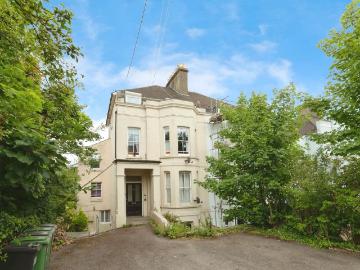 3 bedroom maisonette for sale