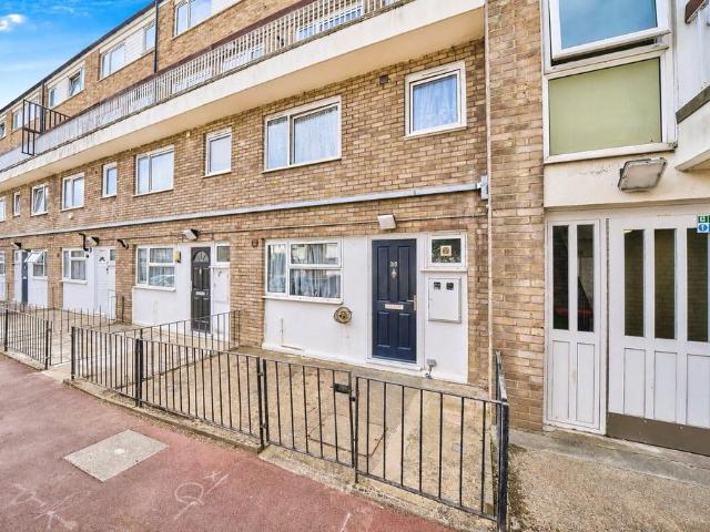3 bedroom maisonette for sale
