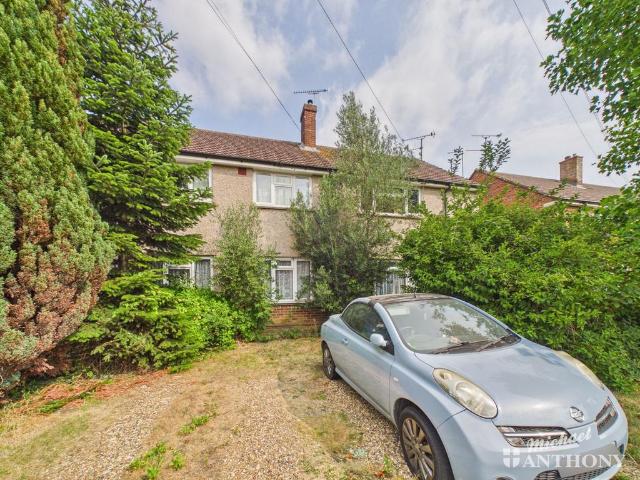 3 bedroom maisonette for sale