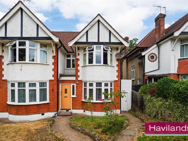 3 bedroom maisonette for sale