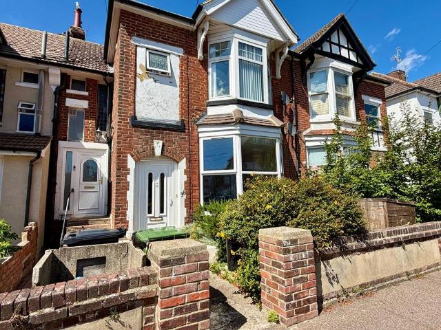 3 bedroom maisonette for sale