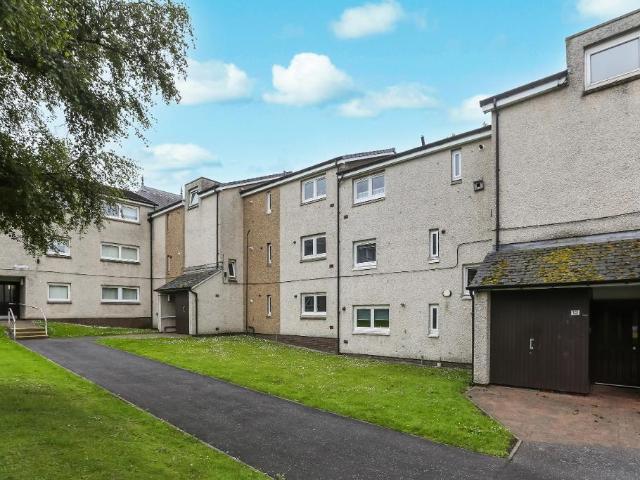 3 bedroom maisonette for sale