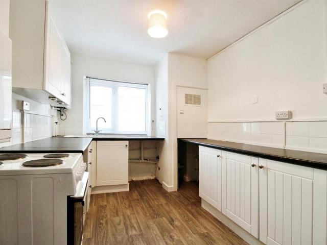 3 bedroom maisonette for sale