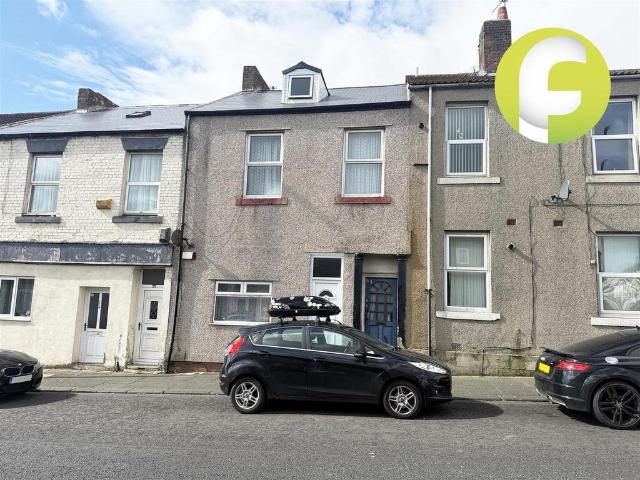 3 bedroom maisonette for sale