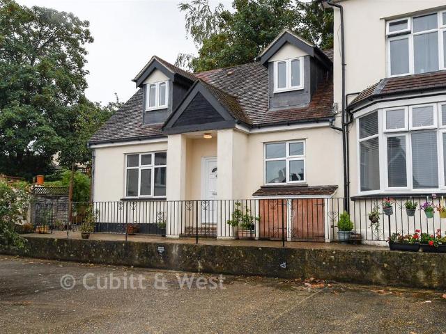 3 bedroom maisonette for sale