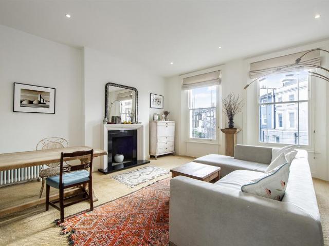3 bedroom maisonette for sale