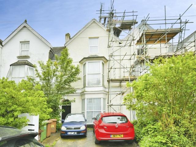 3 bedroom maisonette for sale
