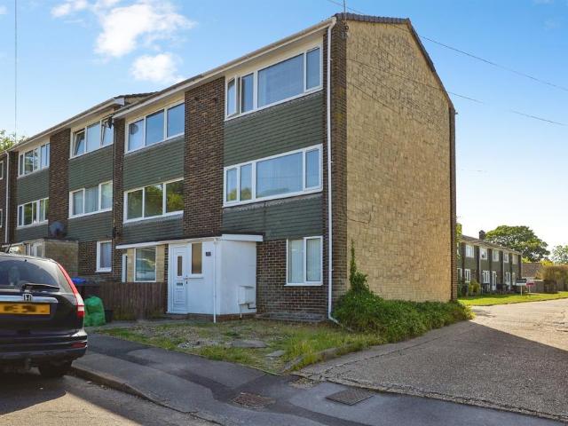 3 bedroom maisonette for sale