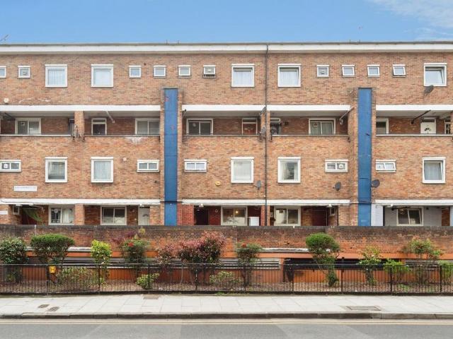 3 bedroom maisonette for sale