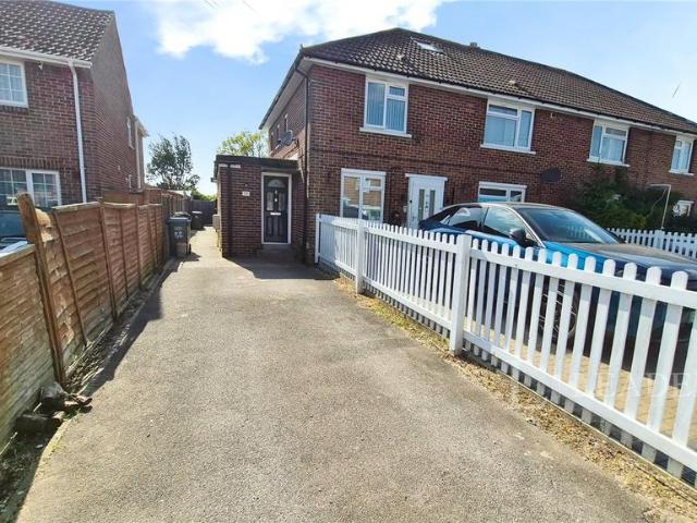 3 bedroom maisonette for sale