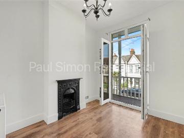 3 bedroom maisonette for sale