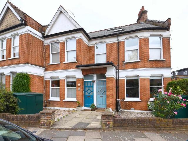 3 bedroom maisonette for sale
