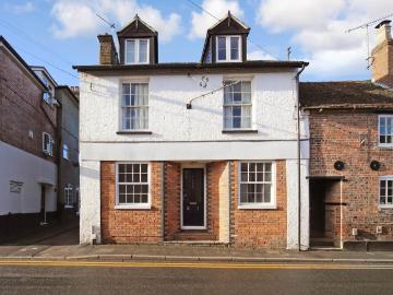 3 bedroom maisonette for sale