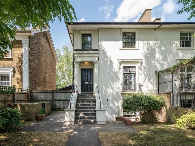 3 bedroom maisonette for sale