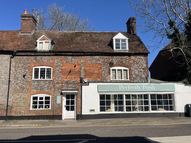 3 bedroom maisonette for sale