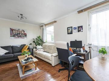 3 bedroom maisonette for sale