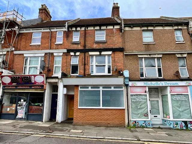 3 bedroom maisonette for sale