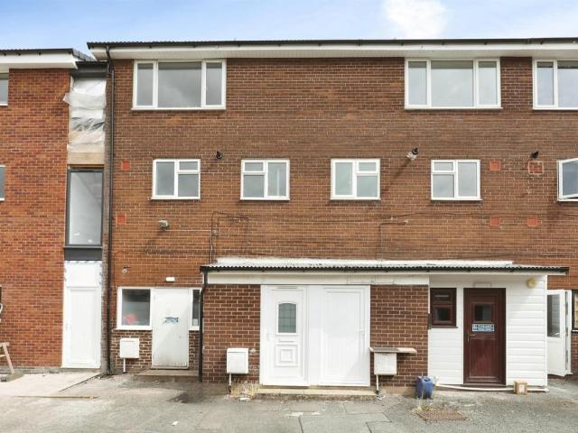 3 bedroom maisonette for sale