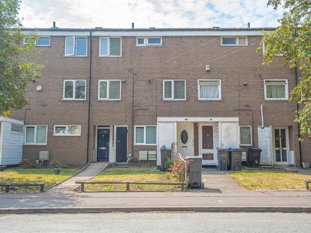 3 bedroom maisonette for sale