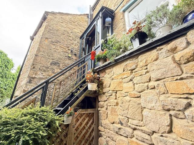 3 bedroom maisonette for sale