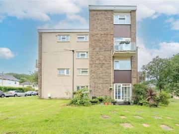 3 bedroom maisonette for sale