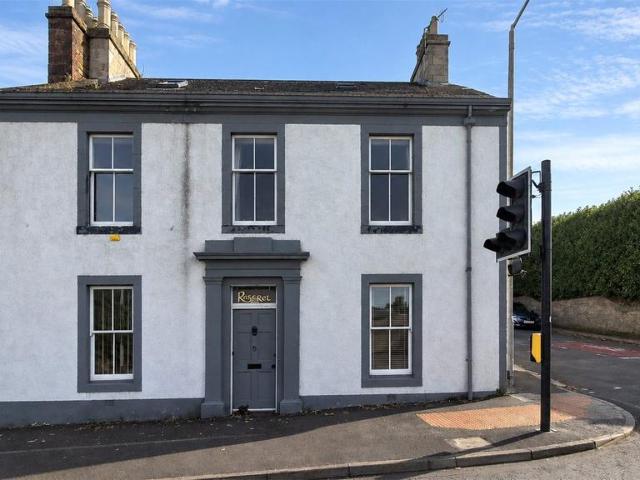3 bedroom maisonette for sale