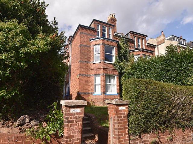 3 bedroom maisonette for sale