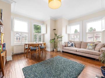 3 bedroom maisonette for sale