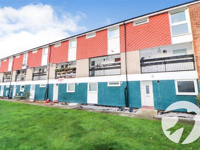 3 bedroom maisonette for sale