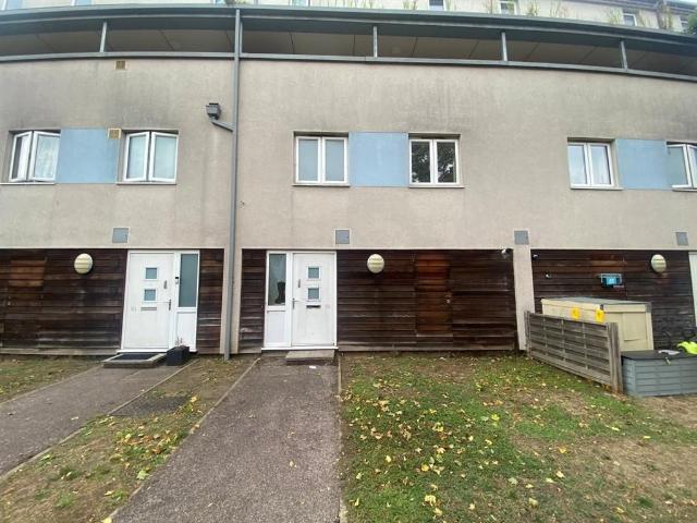 3 bedroom maisonette for sale