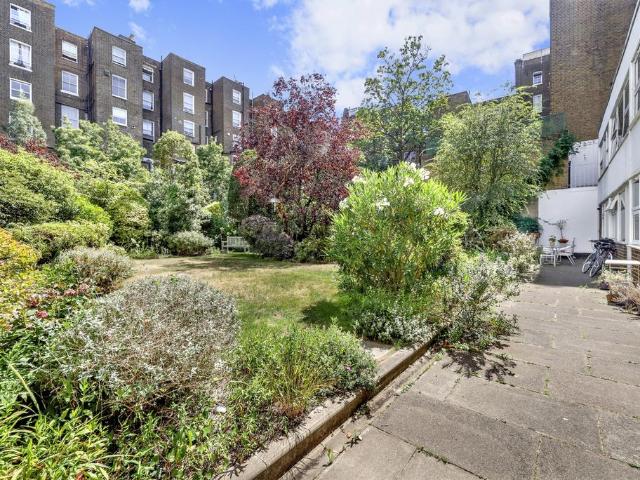 3 bedroom maisonette for sale