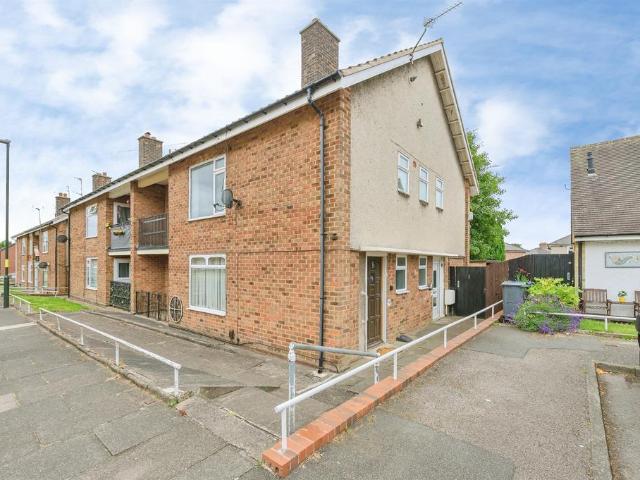 3 bedroom maisonette for sale