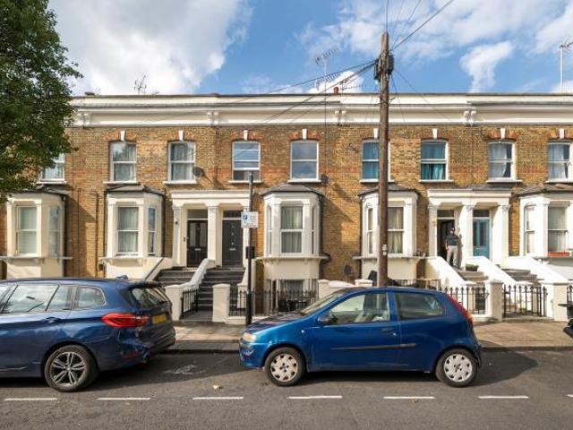 3 bedroom maisonette for sale