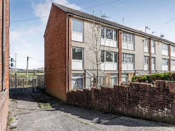 3 bedroom maisonette for sale