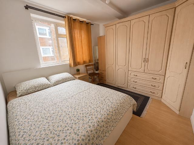 3 bedroom maisonette for sale
