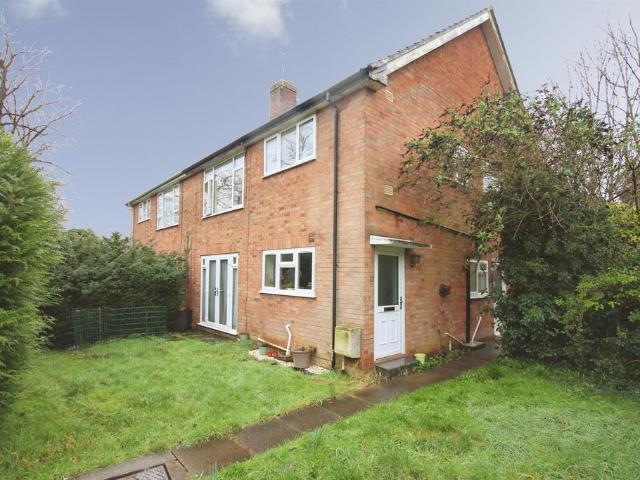 3 bedroom maisonette for sale