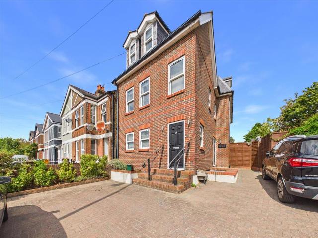 3 bedroom maisonette for sale