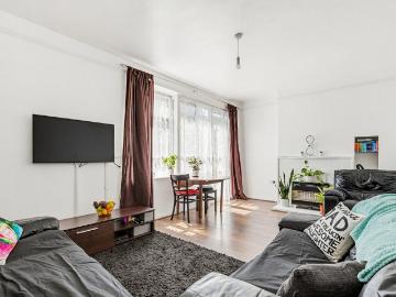 3 bedroom maisonette for sale