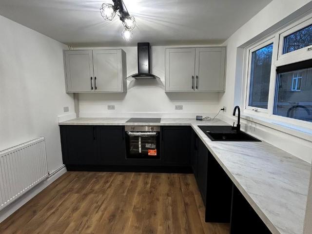 3 bedroom maisonette for sale