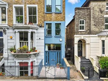 3 bedroom flat for sale