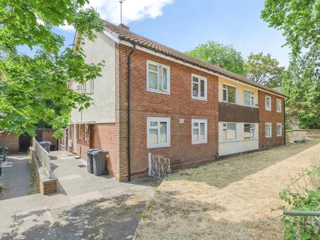3 bedroom maisonette for sale