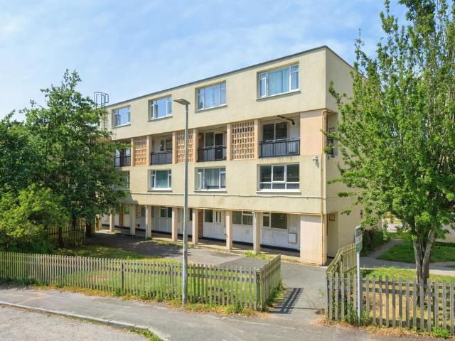 3 bedroom maisonette for sale