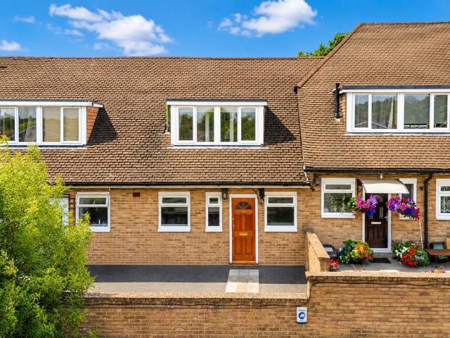 3 bedroom maisonette for sale