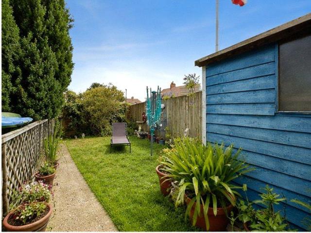 3 bedroom maisonette for sale