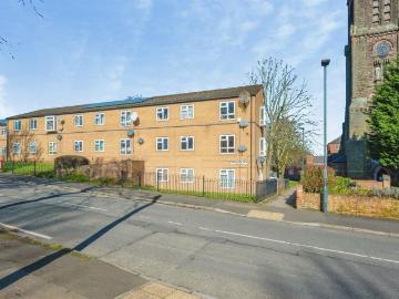 3 bedroom maisonette for sale